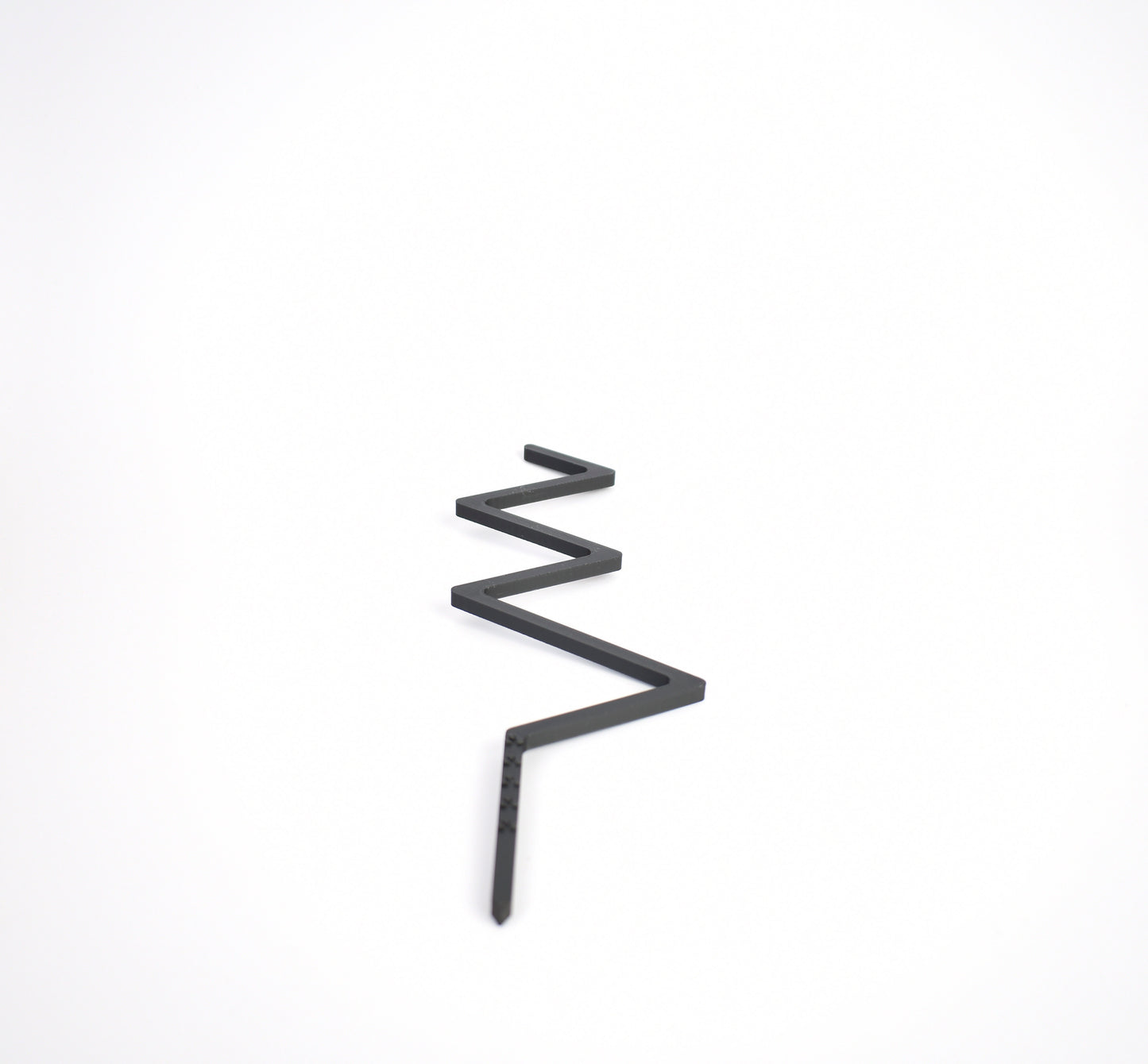 Zigzag_novenytamasz_fekete_4